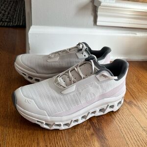 EUC On Running Women's Cloudmonster void- size 8